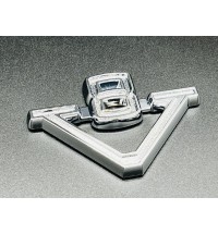 V8 Emblem