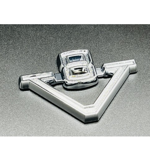 V8 Emblem