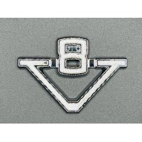 V8 Emblem