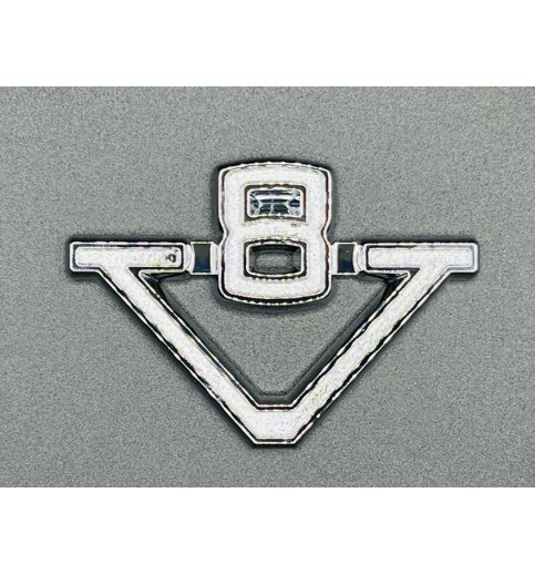 V8 Emblem