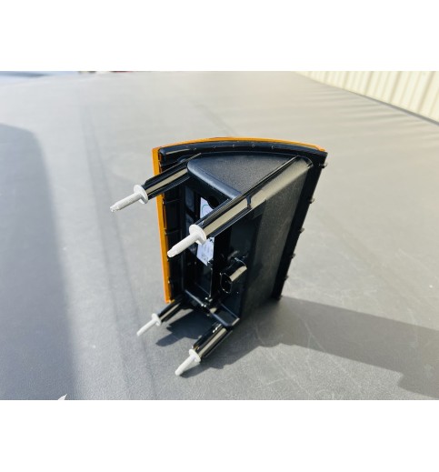 Mack LED Turn Signal for CH, CHU Pinnacle