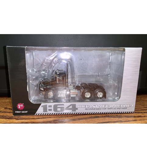 Diecast Mack Pinnacle Tractor Diecast Mack Pinnacle Tractor